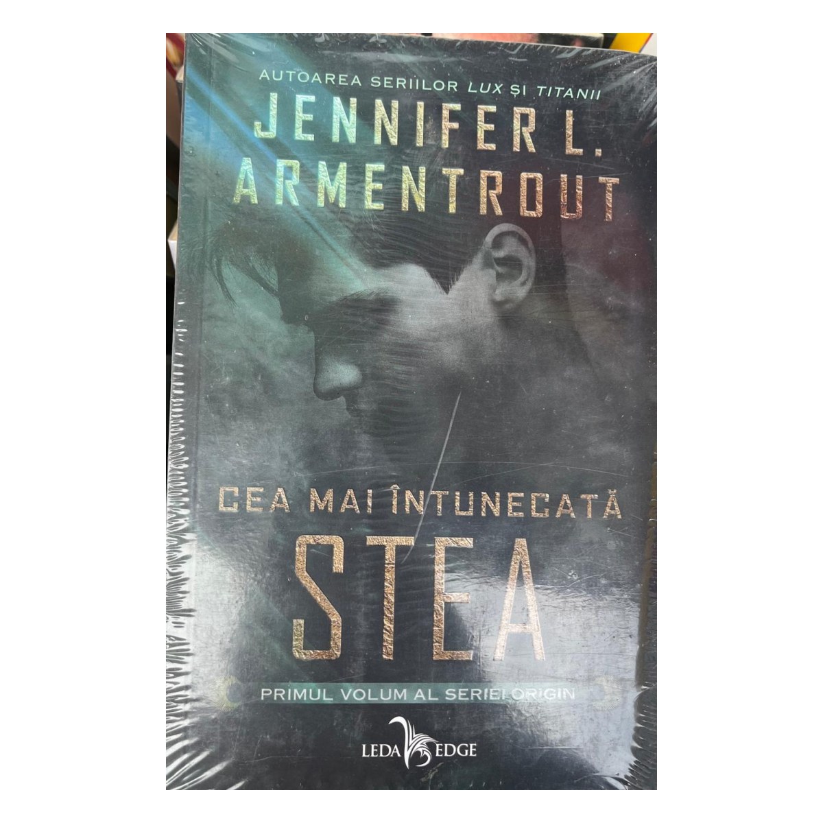 Cea mai întunecată stea (Origin #1)